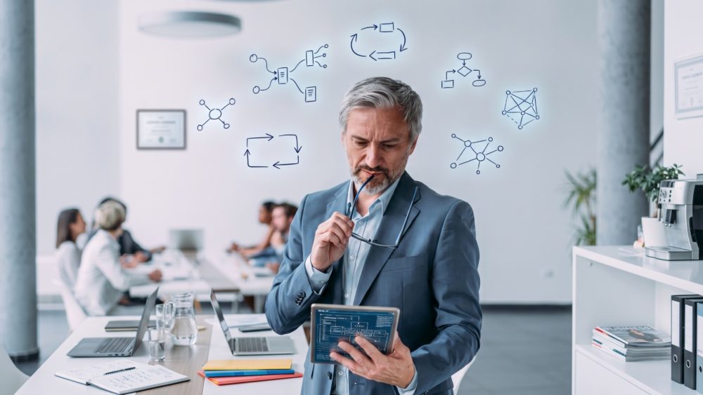 تفکر سیستمی در مدیریت؛ چگونه برای هر مشکل راه‌حل پیدا کنیم؟